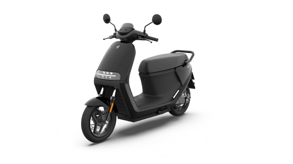 SEGWAY E110S_Phantom-Black-Glossy ELEKTRISCHE SCOOTER