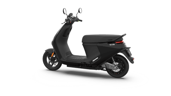 SEGWAY E110S_Phantom-Black-Glossy ELEKTRISCHE SCOOTER