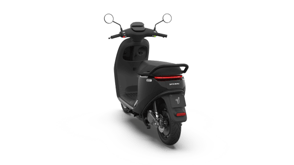 SEGWAY E110S_Phantom-Black-Glossy ELEKTRISCHE SCOOTER