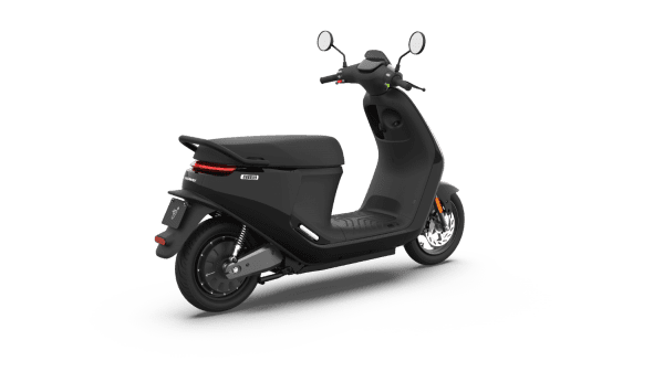 SEGWAY E110S_Phantom-Black-Glossy ELEKTRISCHE SCOOTER