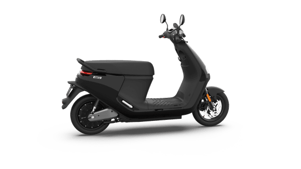 SEGWAY E110S_Phantom-Black-Glossy ELEKTRISCHE SCOOTER